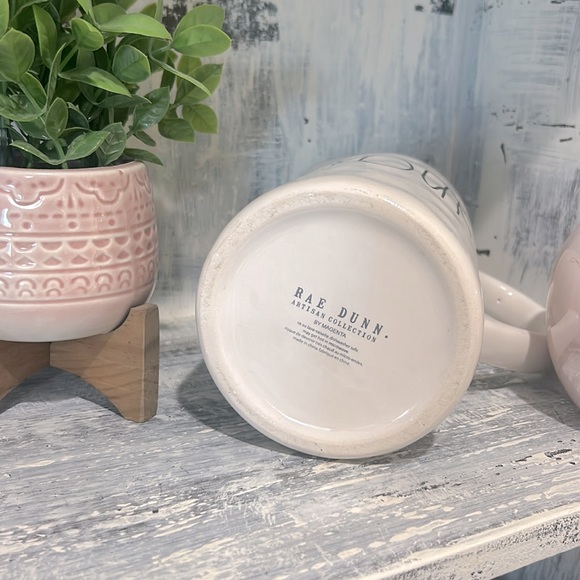 Rae Dunn OG POUR pitcher - Picture 4 of 4